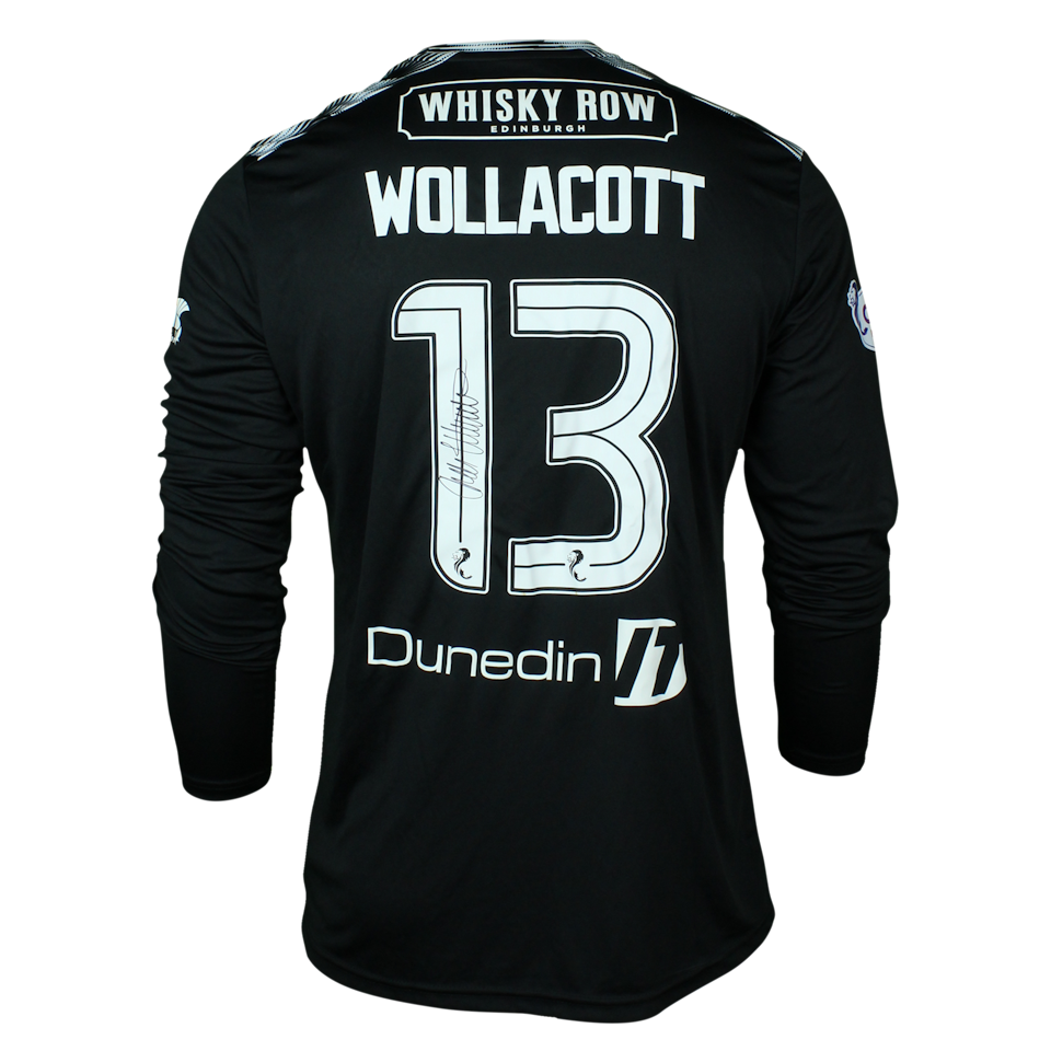 Jojo Wollacott Hibernian shirt