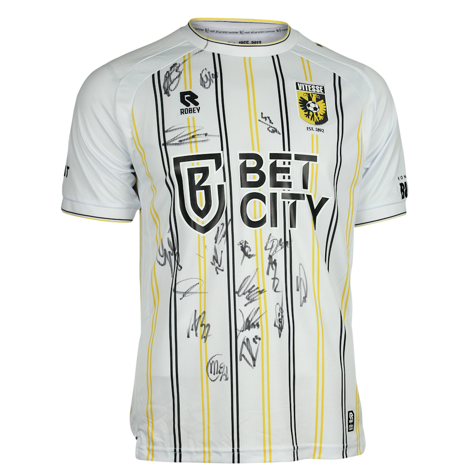 Squad Signed Shirt | Vitesse