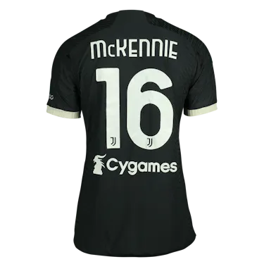 来自Juventus FC的Weston McKennie球衣