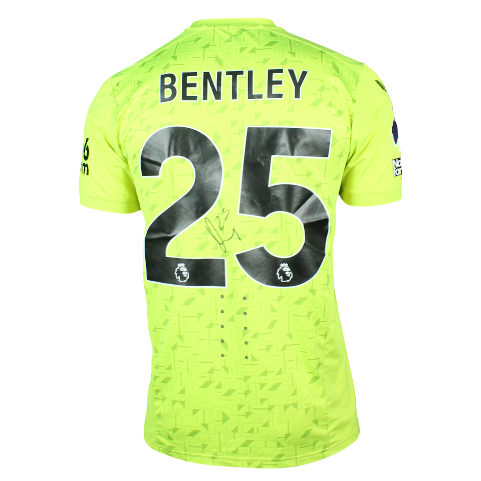 Wolverhampton Wanderers 팀의 Daniel Bentley 셔츠