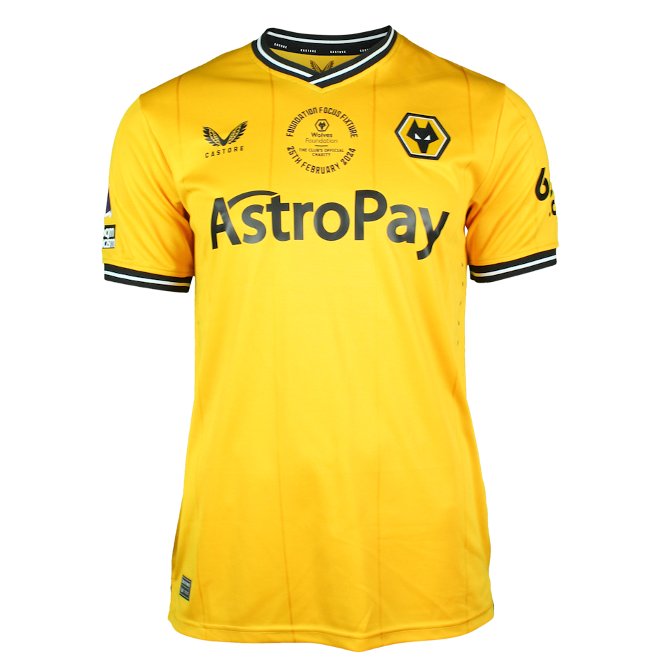 Hugo Bueno Wolverhampton Wanderers shirt