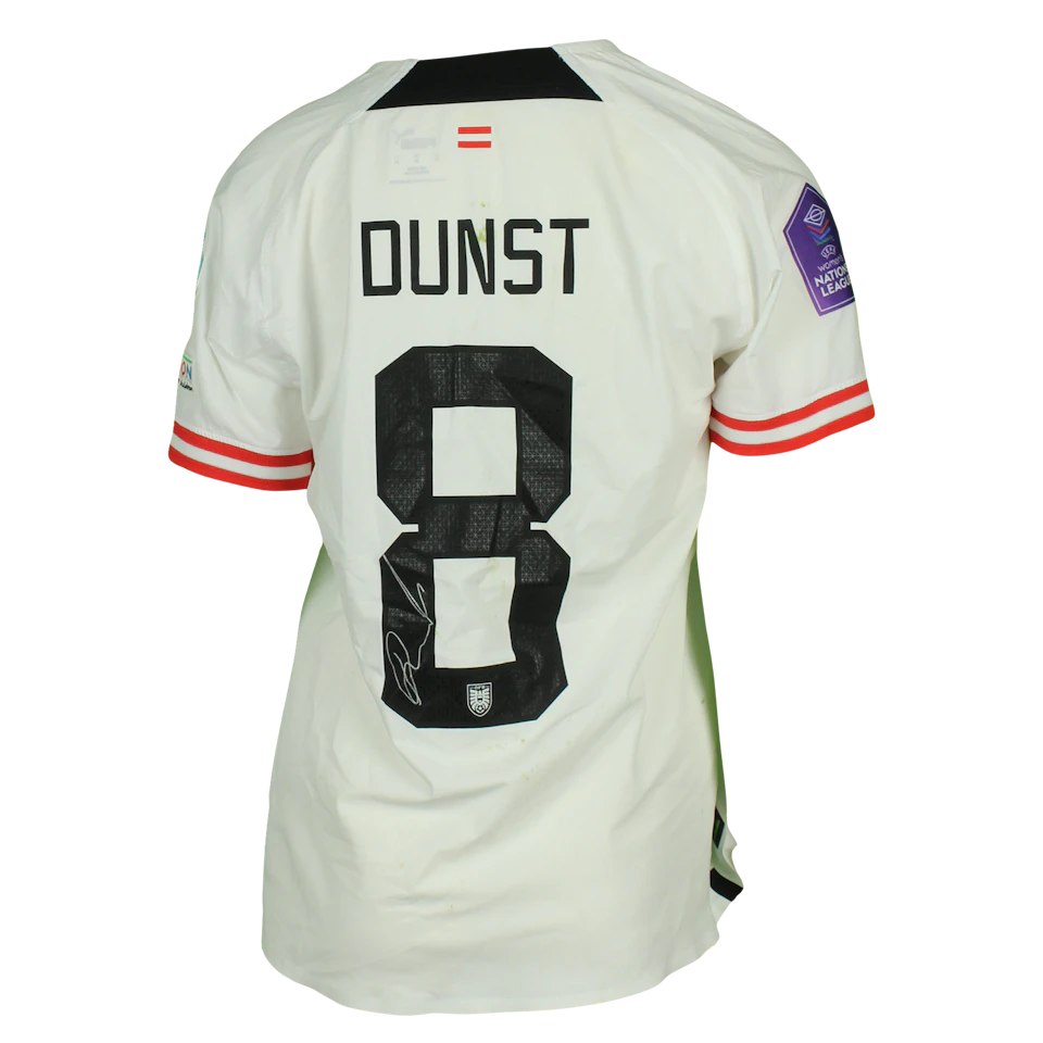 来自Austria W的Barbara Dunst球衣