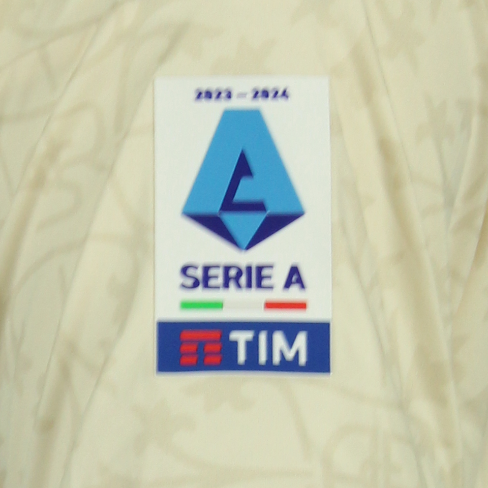 Zeki Çelik AS Roma shirt