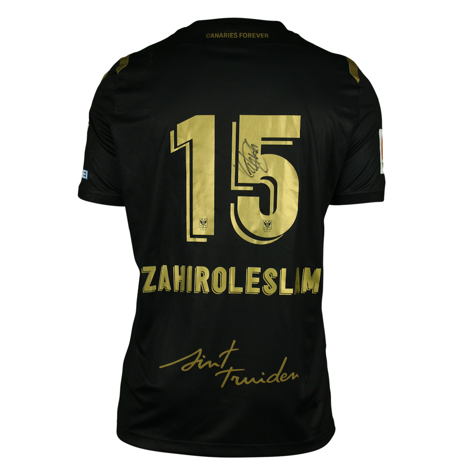 Kahveh Zahiroleslam STVV shirt