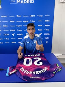 Iker Undabarrena CD Leganés shirt