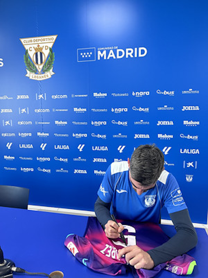 Borja López Menéndez CD Leganés shirt