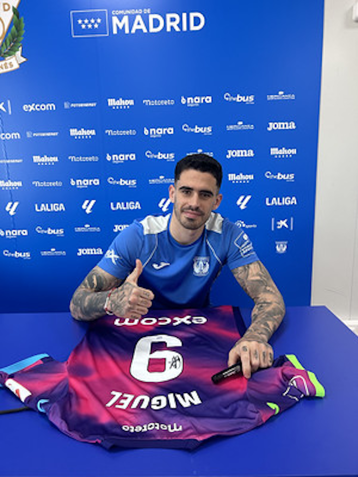 Miguel De la Fuente Escudero CD Leganés shirt