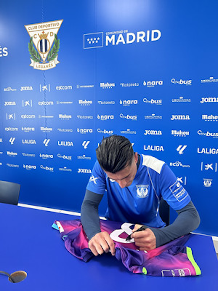 Luis Perea Hernández CD Leganés shirt