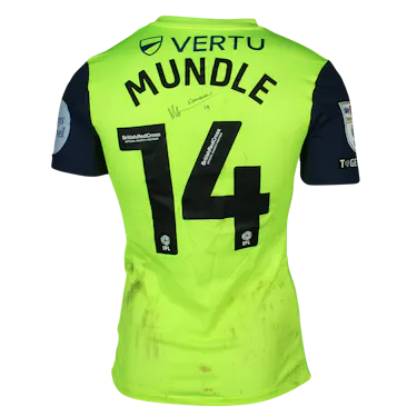 来自Sunderland的Romaine Mundle球衣