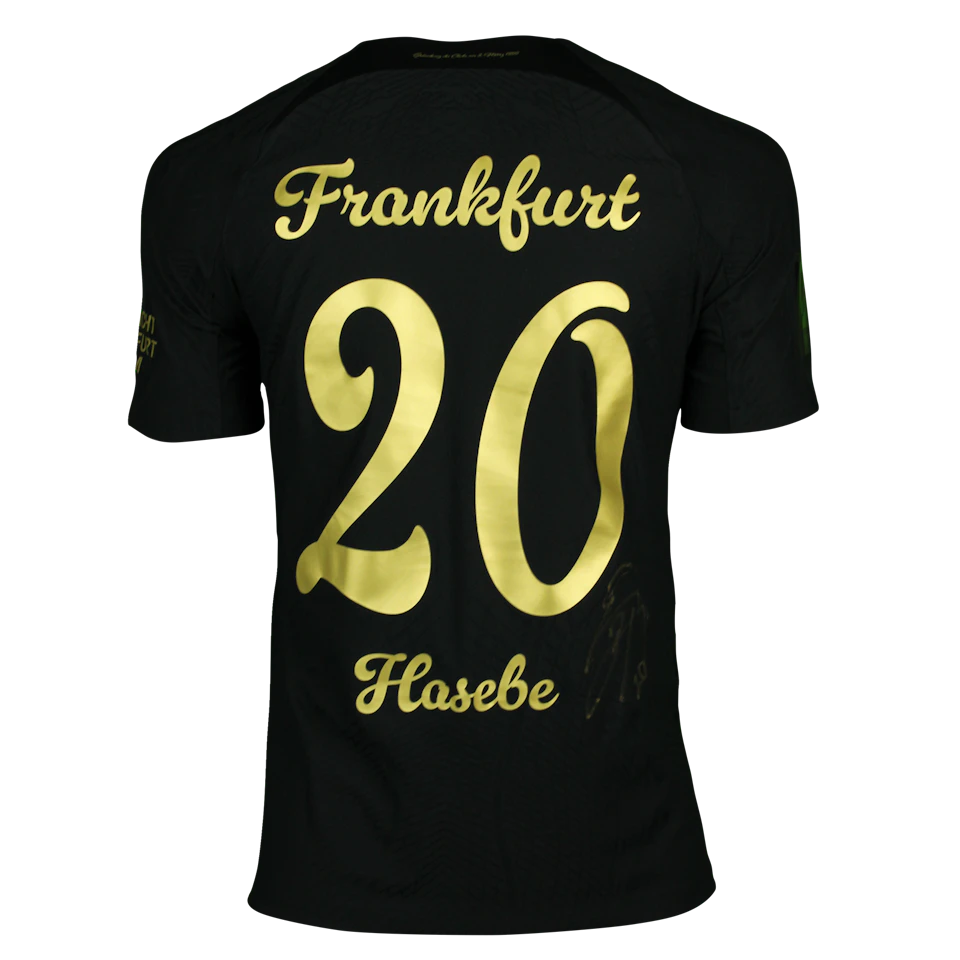 来自Eintracht Frankfurt的Makoto Hasebe球衣