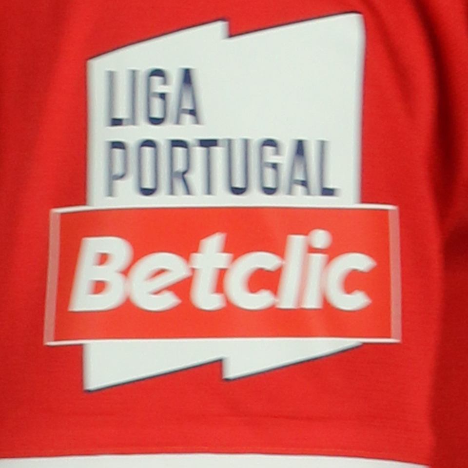 Marcos Leonardo SL Benfica shirt