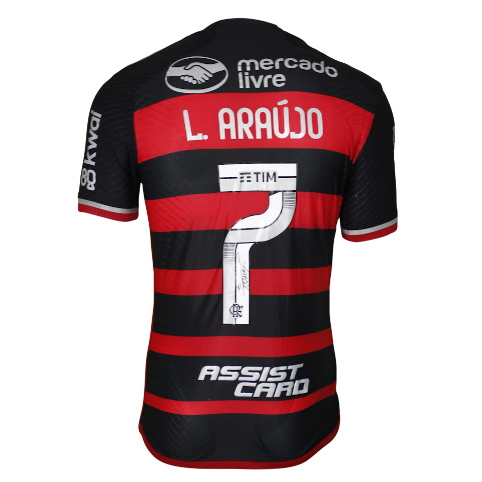 Luiz Araujo Flamengo shirt