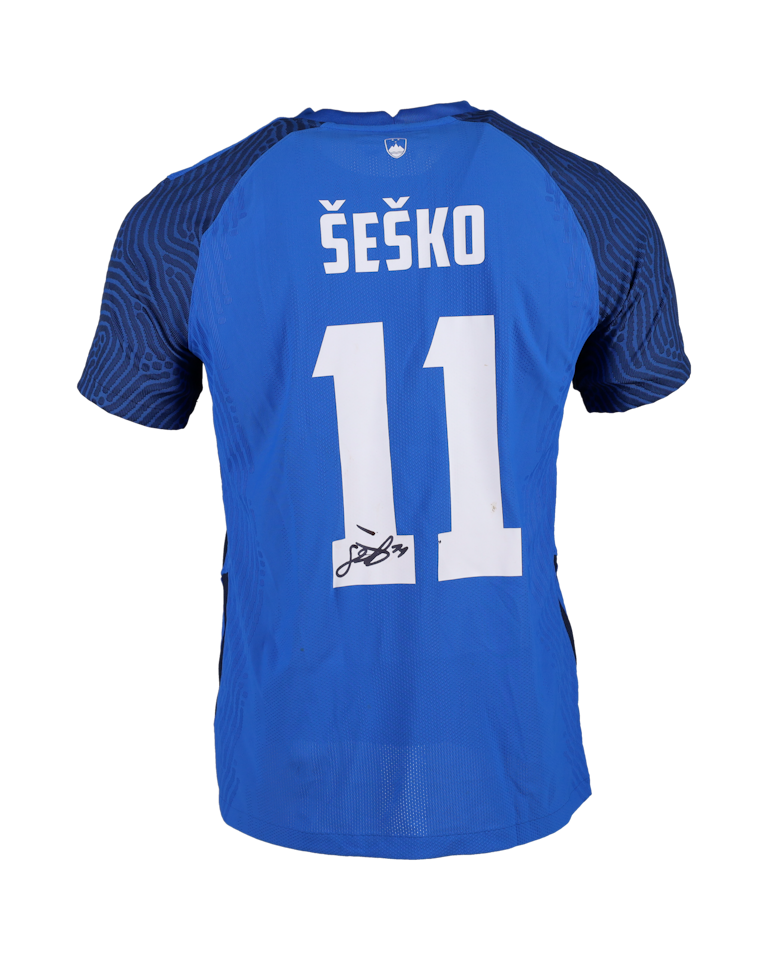 Benjamin Šeško Slovenia jersey