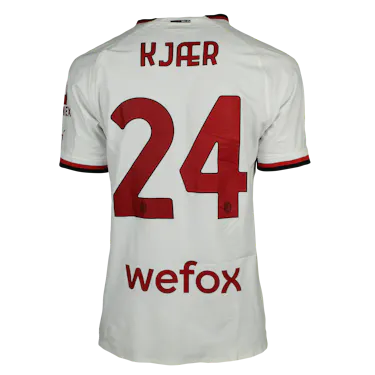 来自AC Milan的Simon Kjær球衣