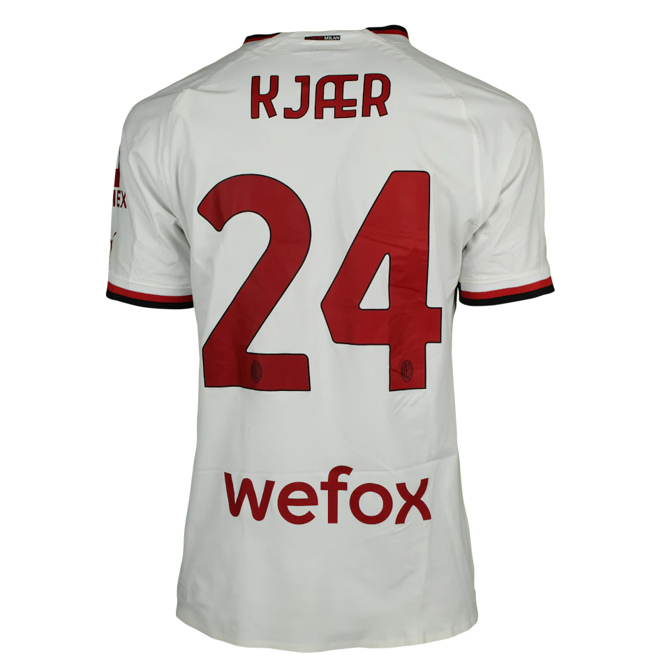 来自AC Milan的Simon Kjær球衣