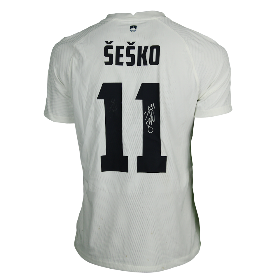 Benjamin Šeško Slovenia shirt