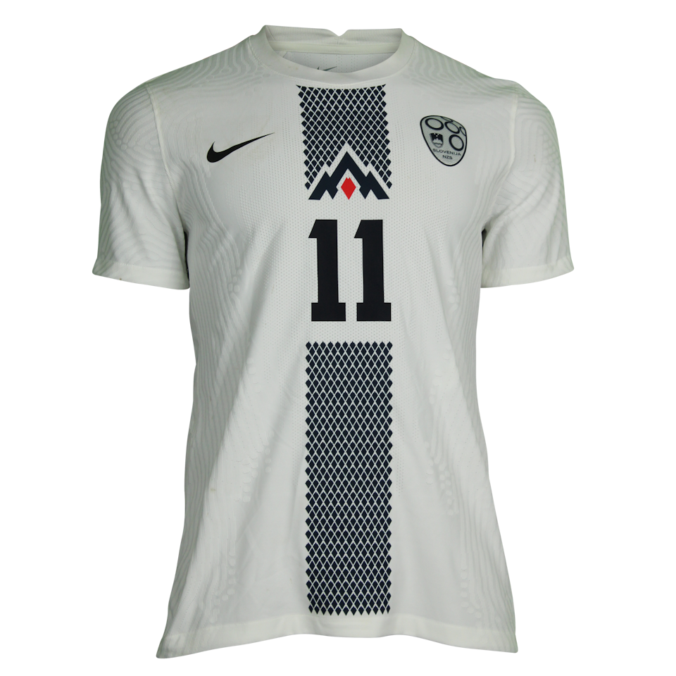 Benjamin Šeško Slovenia shirt