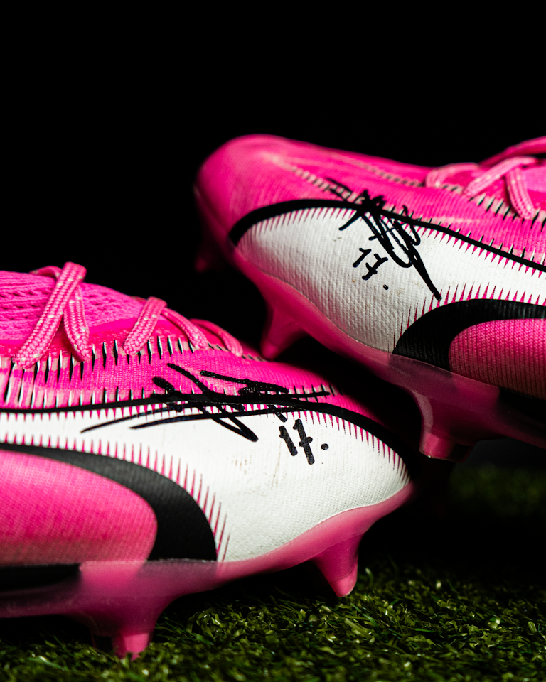 Worn & Signed Football Boots | Bradley van Hoeven