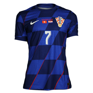 Lovro Majer Croatia のシャツ