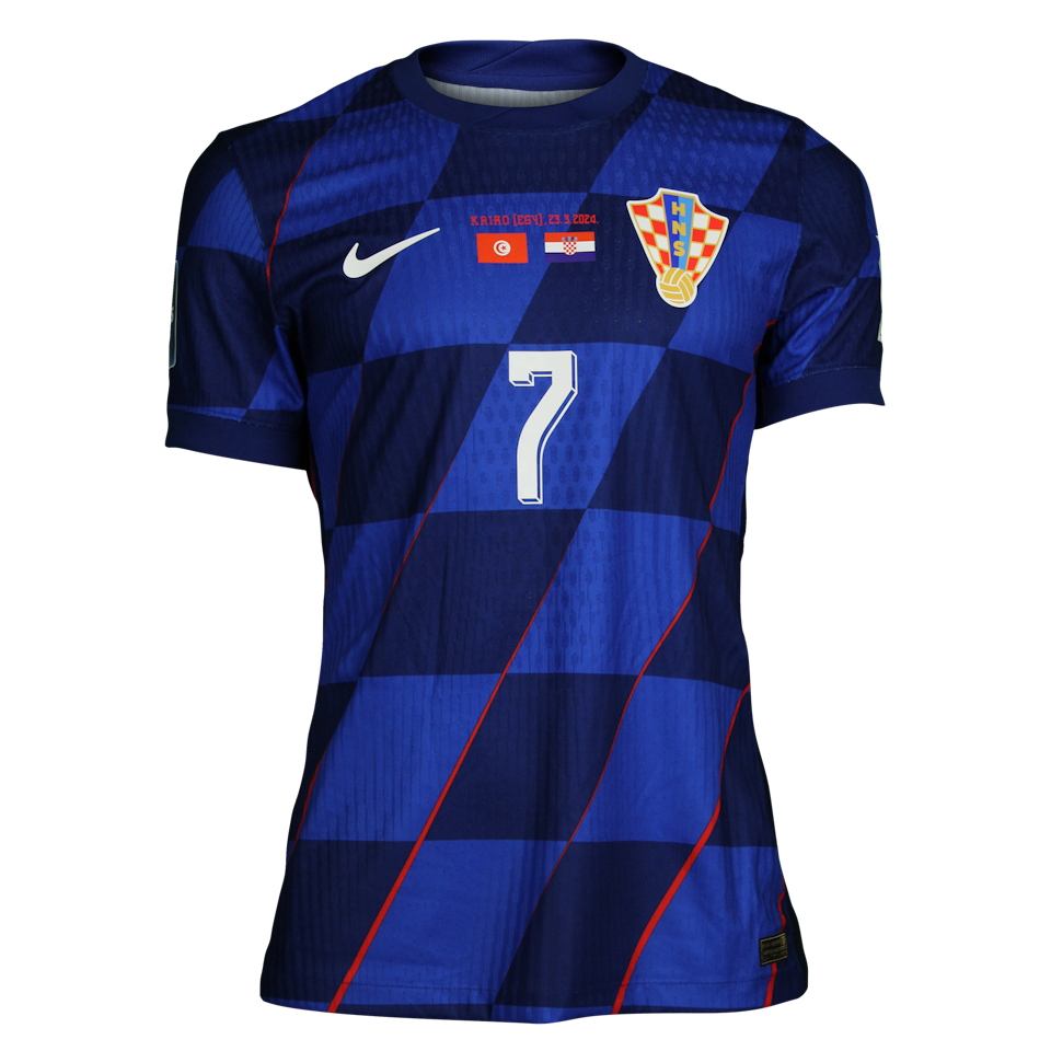Lovro Majer Croatia のシャツ