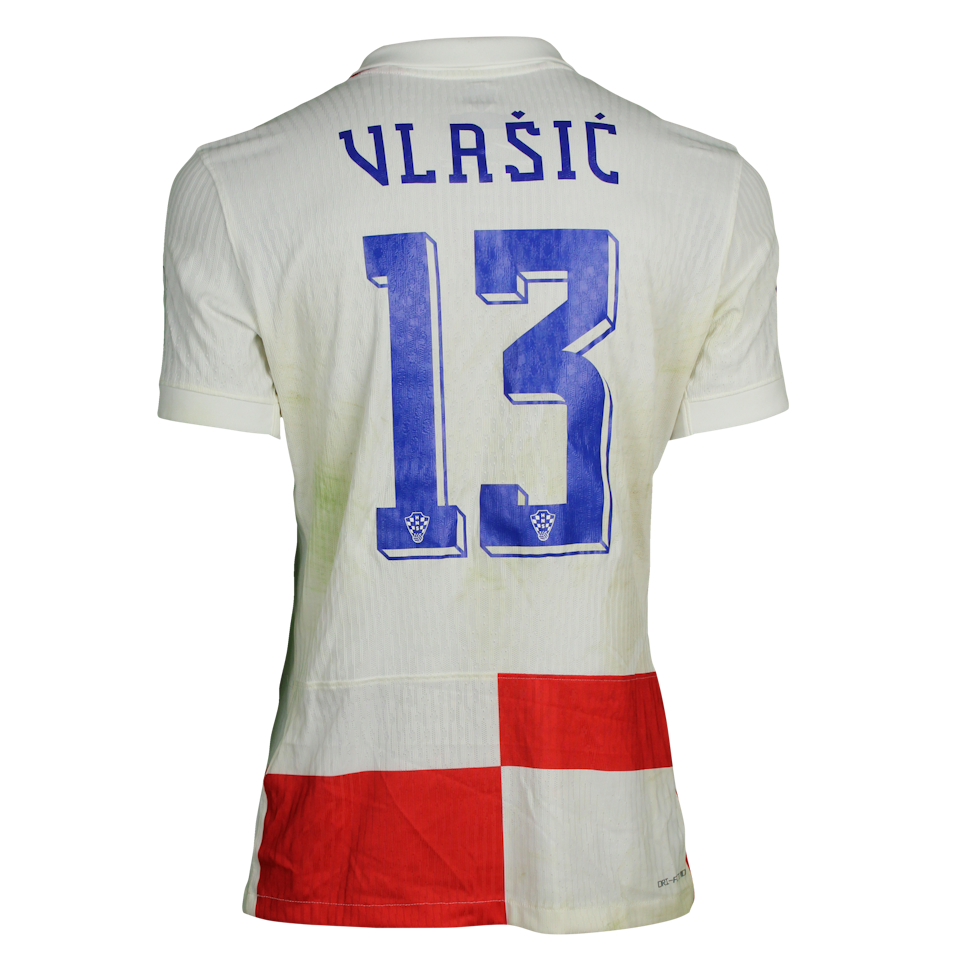 Nikola Vlašić Croatia jersey