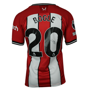 Jayden Bogle Sheffield United のシャツ