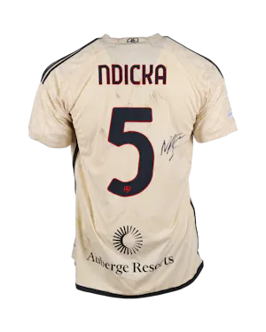 Obite Evan N'Dicka AS Roma のシャツ