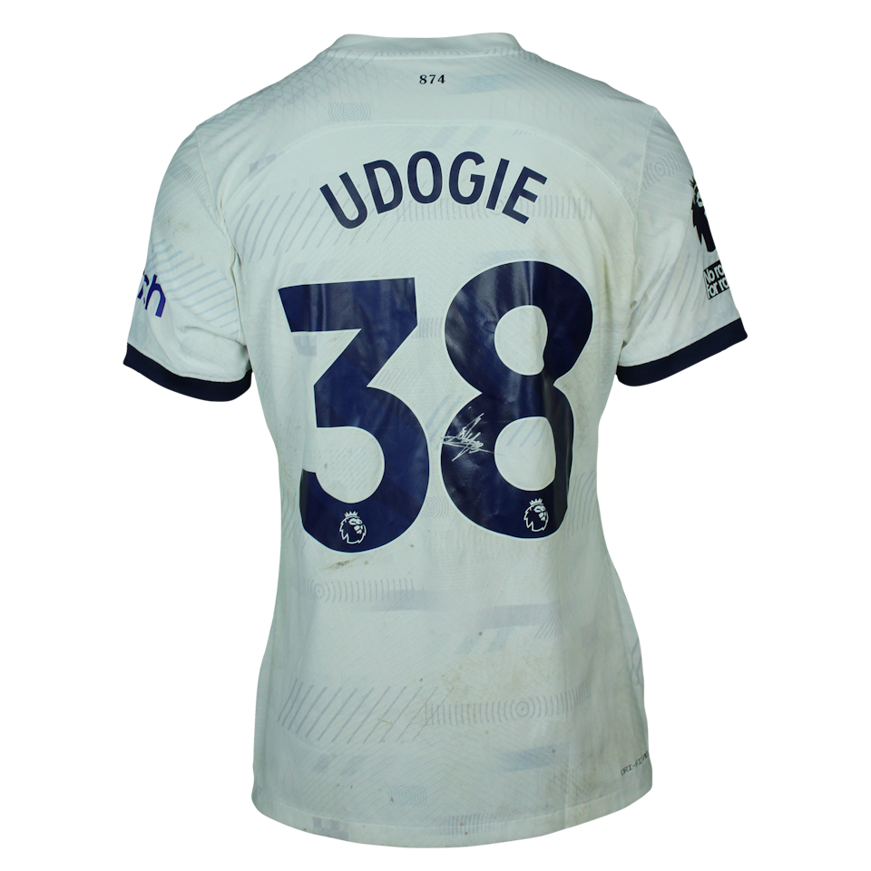 Iyenoma Destiny Udogie Tottenham Hotspur forması