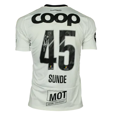 来自Rosenborg的Jesper Reitan- Sunde球衣