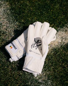Keepers gloves Simon Mignolet