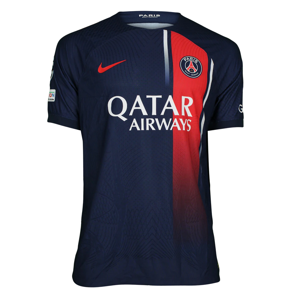 Paris Saint-Germain 팀의 Kylian Mbappé 셔츠