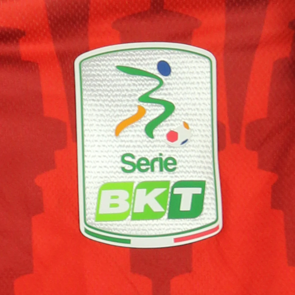 来自Spezia Calcio的Francesco Cassata球衣