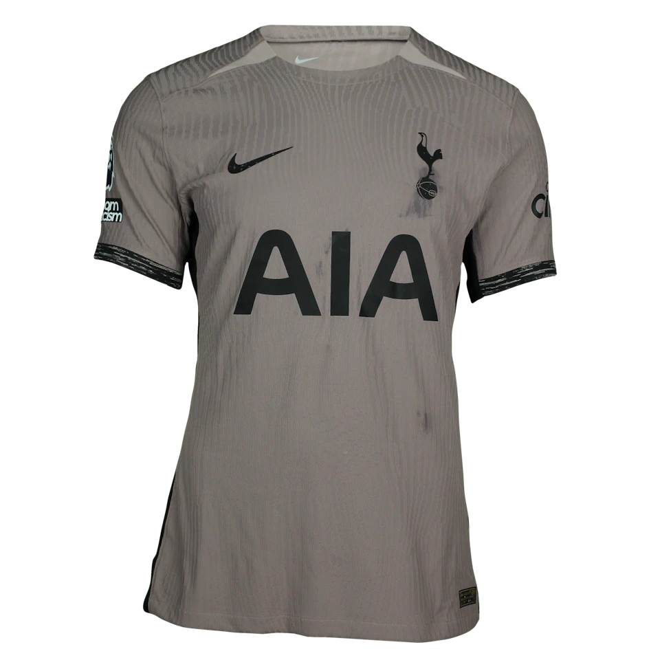 Cristian Romero Tottenham Hotspur shirt