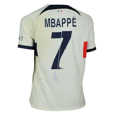 Paris Saint-Germain 팀의 Kylian Mbappé 셔츠