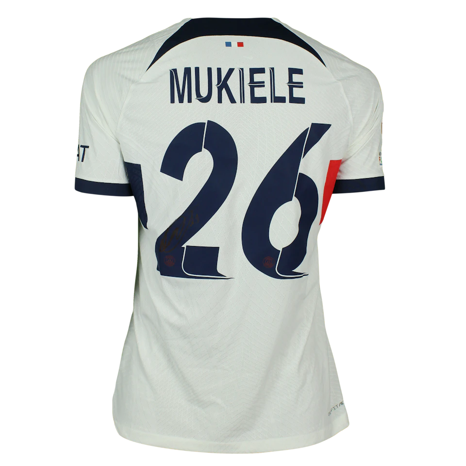 来自Paris Saint-Germain的Nordi Mukiele球衣
