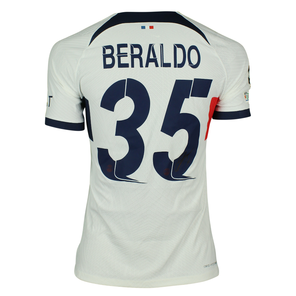 Lucas Lopes Beraldo Paris Saint-Germain forması