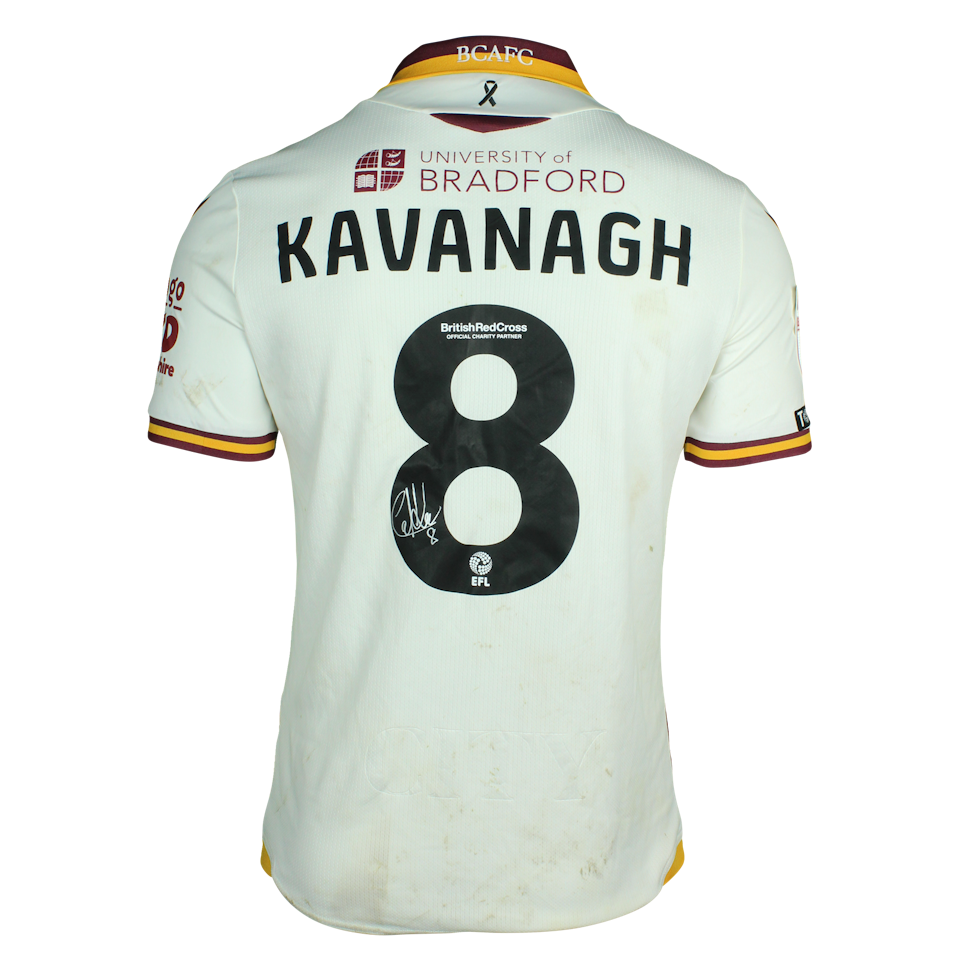 Bradford City 팀의 Calum Kavanagh 셔츠