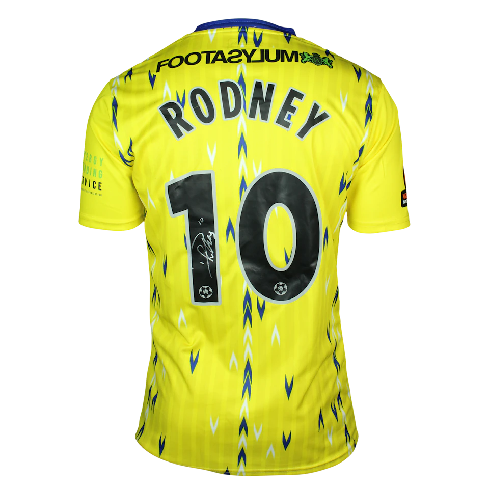 Devante Rodney Rochdale のシャツ