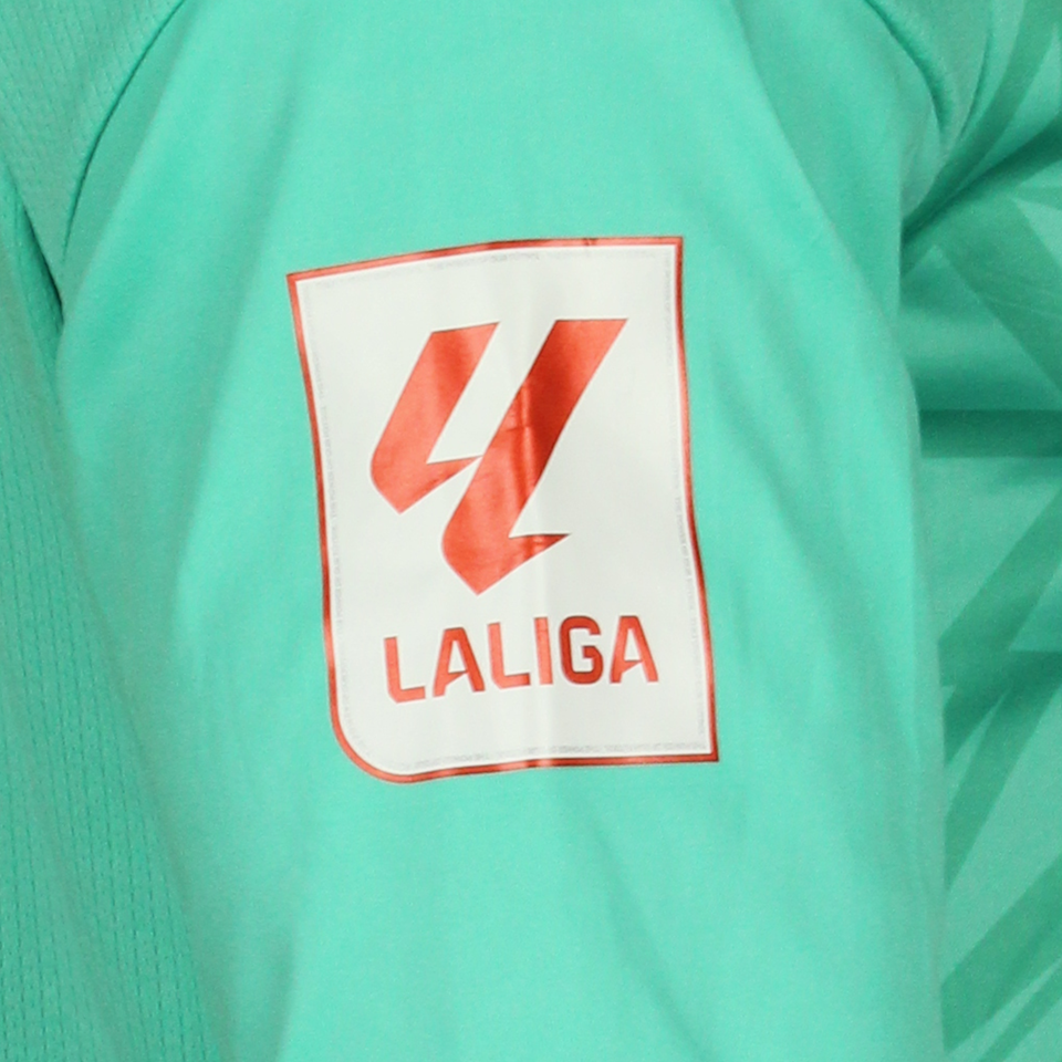 Joan Femenías del Salto Levante UD shirt