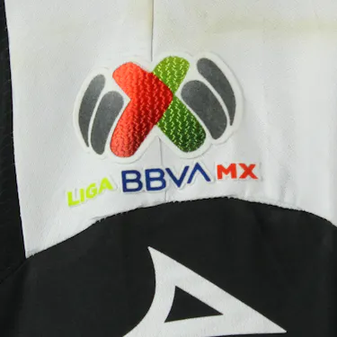 来自Necaxa的Jorge Alejandro Rodríguez Hernández球衣