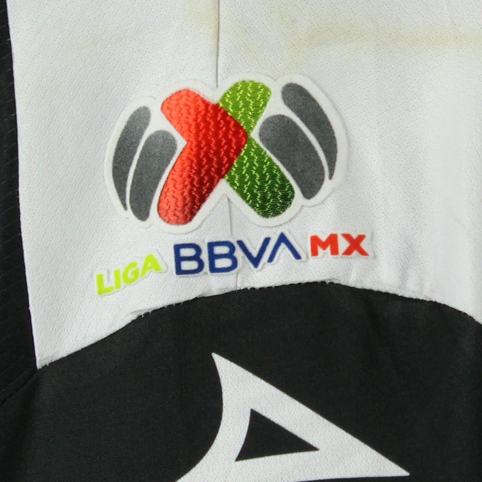 来自Necaxa的Jorge Alejandro Rodríguez Hernández球衣