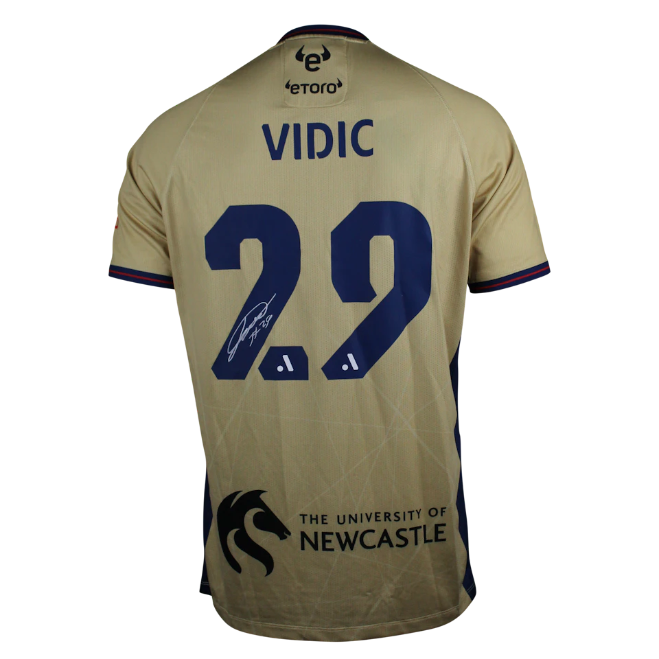 来自Newcastle Jets的Justin Vidic球衣