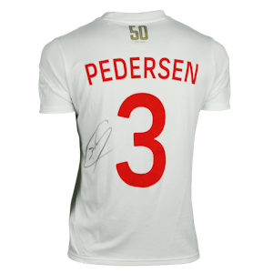 Mads Pedersen FC Augsburg shirt