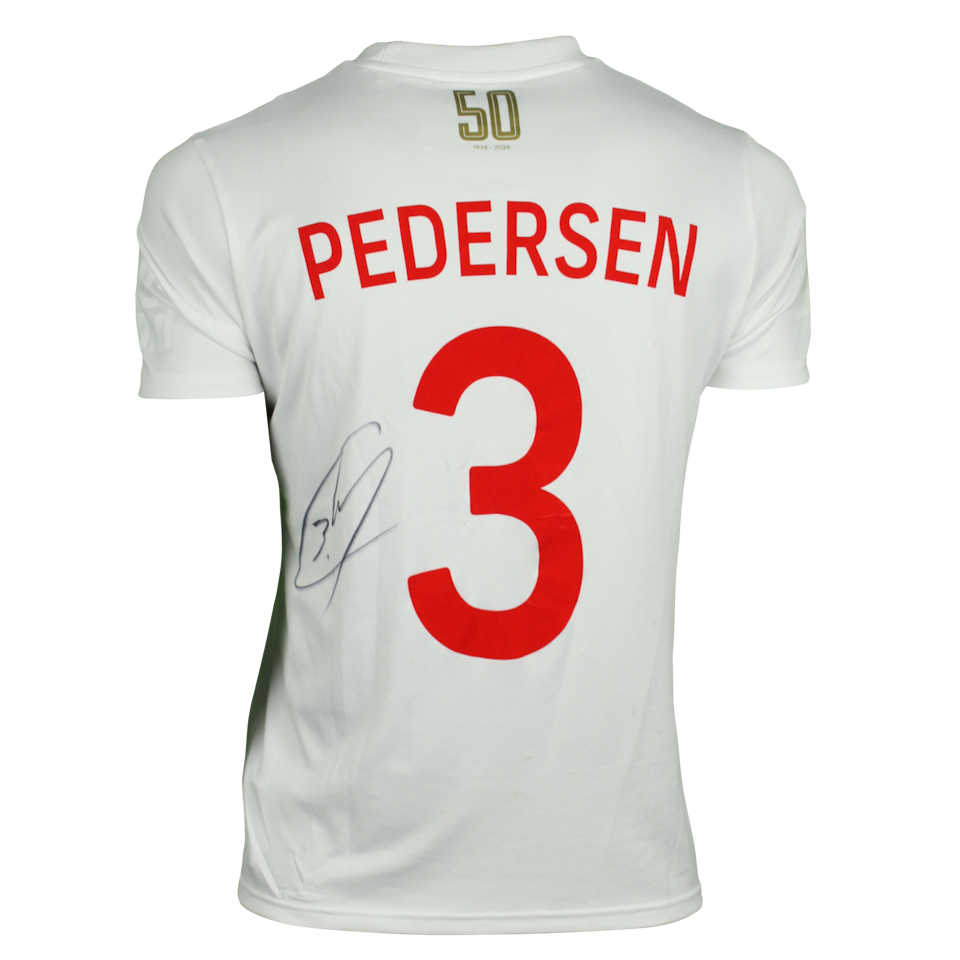 Mads Pedersen FC Augsburg shirt