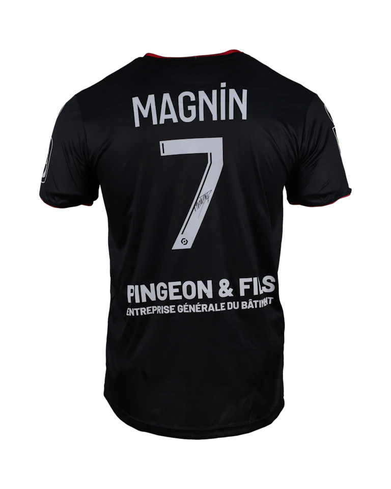 来自Clermont Foot 63的Yohann Magnin球衣