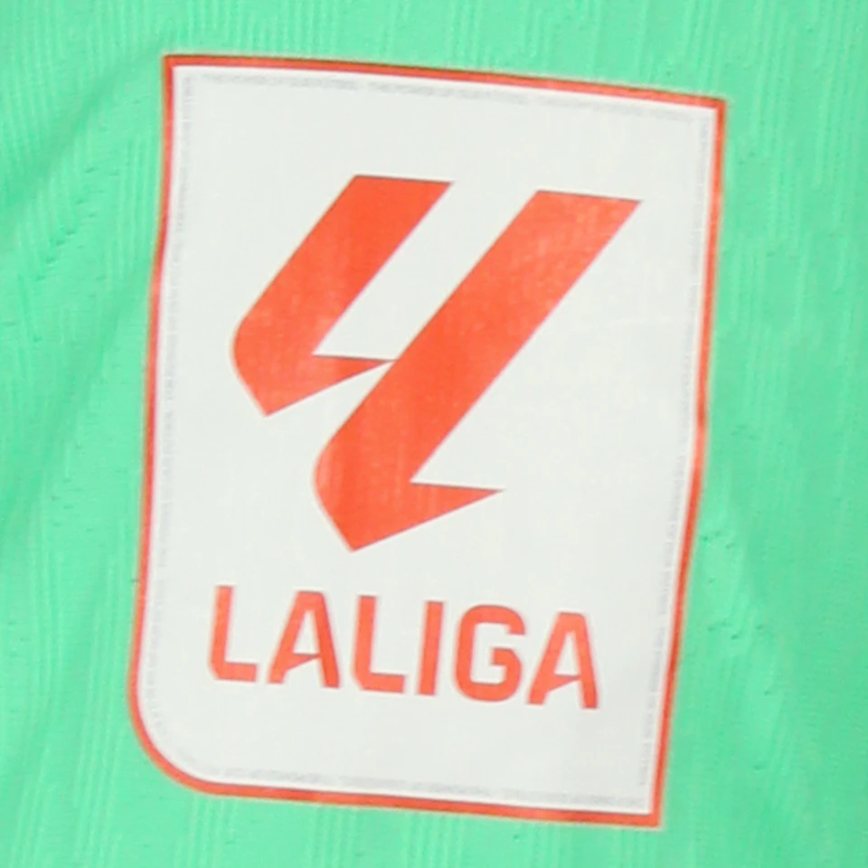 来自Atlético de Madrid的Rodrigo Riquelme球衣