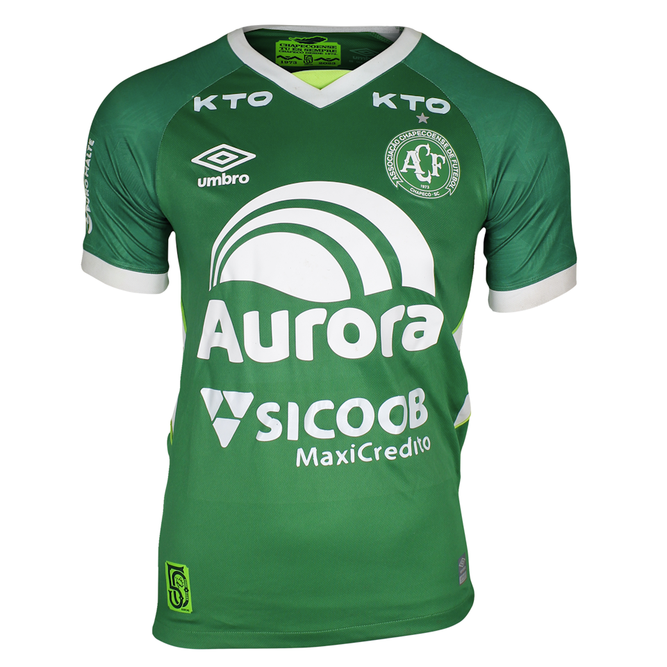 Rafael dos Santos Cavalheira Natividade Chapecoense shirt
