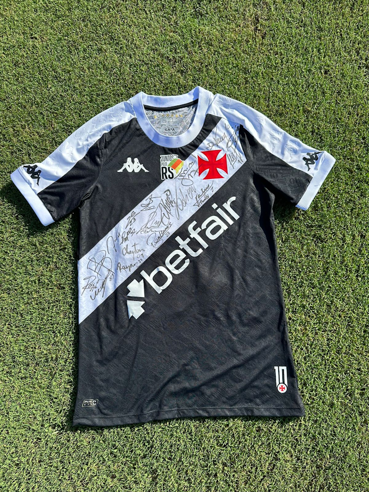 Vasco da Gama Squad Signed Shirt 