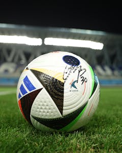 Match Scored Ball `8 - Yong-hui Park 박용희