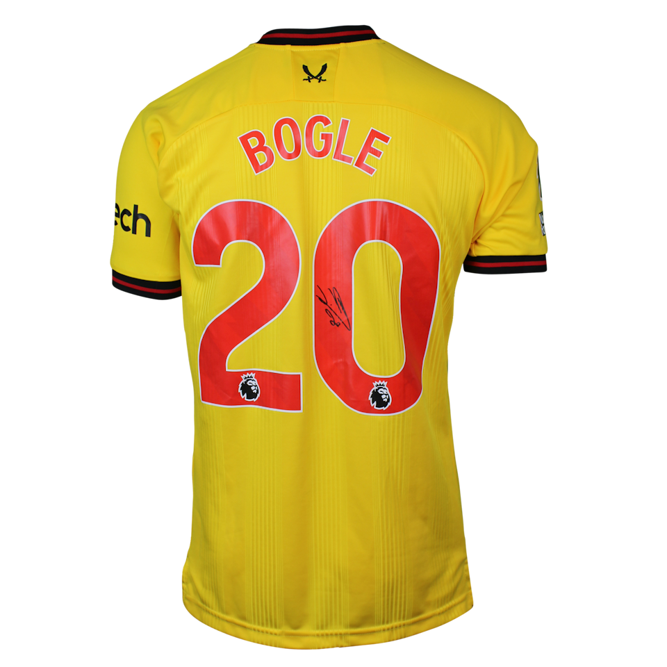Jayden Bogle Sheffield United のシャツ